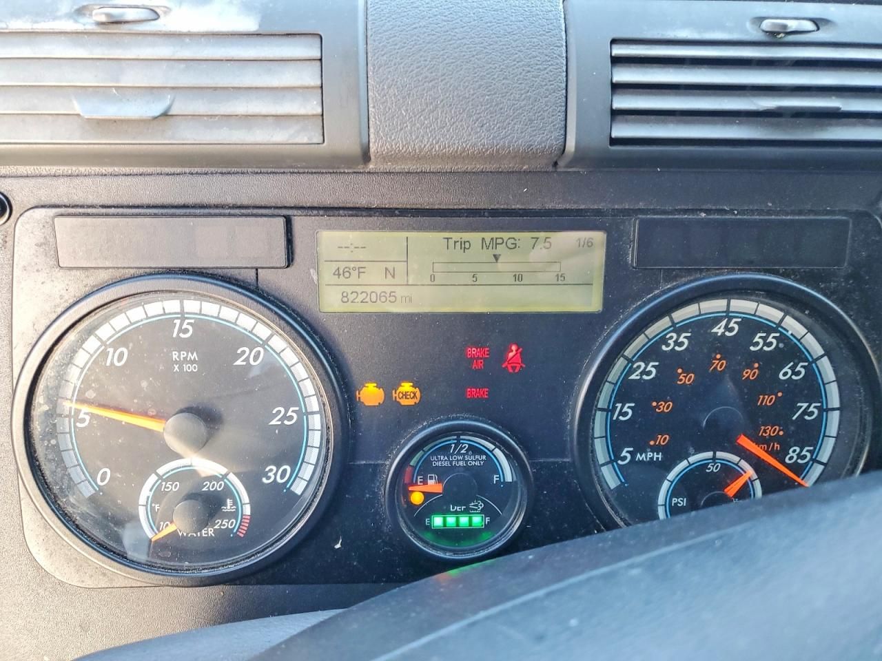 2016 Freightliner Cascadia 125 Semi Truck