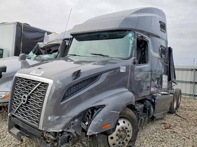 2020 Volvo VNL Semi Truck