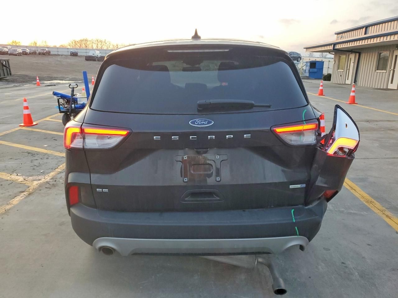 2020 Ford Escape se