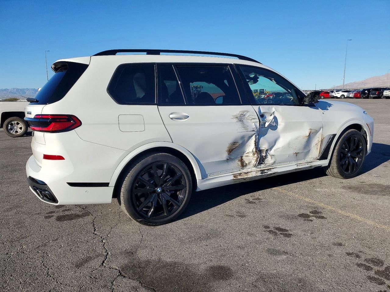 2024 BMW X7 M60i