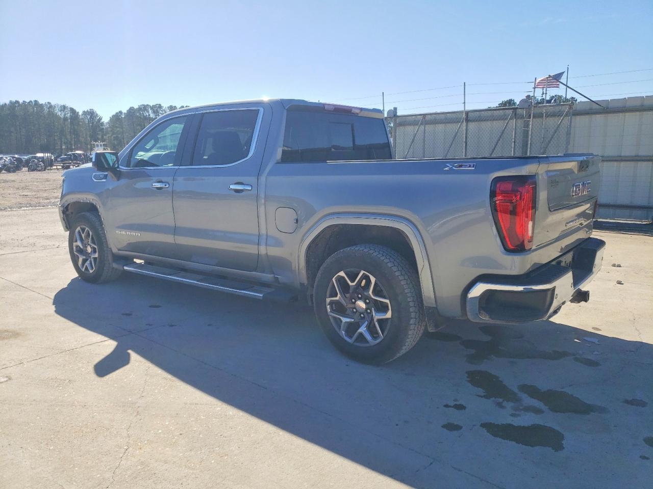 2025 GMC Sierra K1500 slt