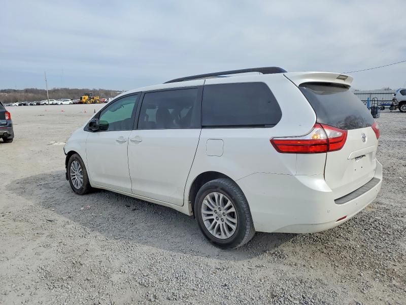 2016 Toyota Sienna xle