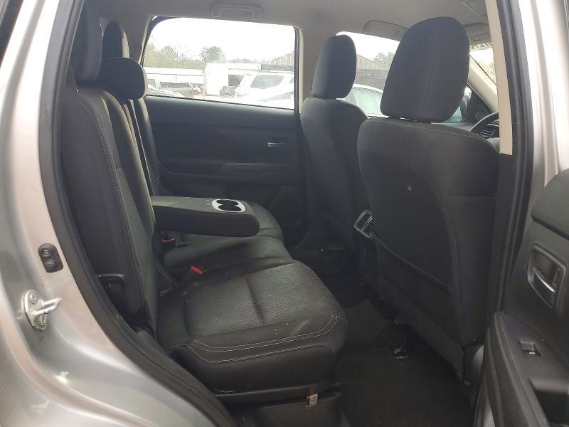 2019 Mitsubishi Outlander es