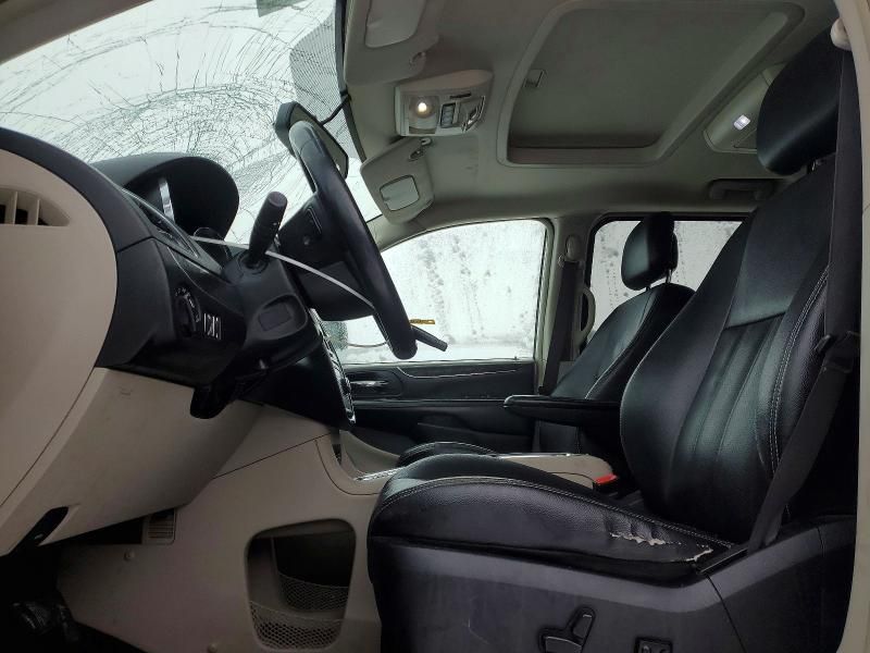 2015 Chrysler Town & Country Touring l