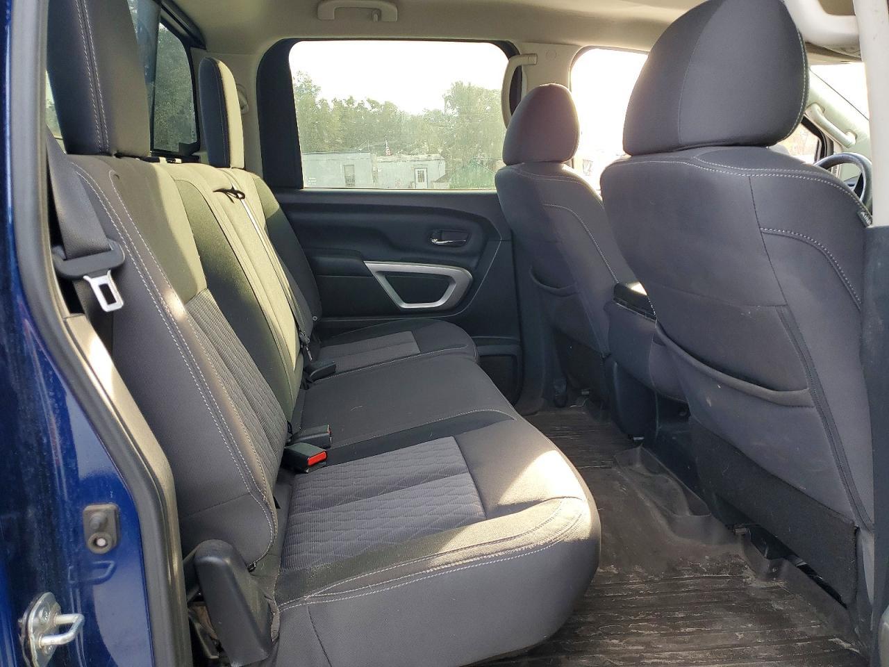 2021 Nissan Titan XD SV