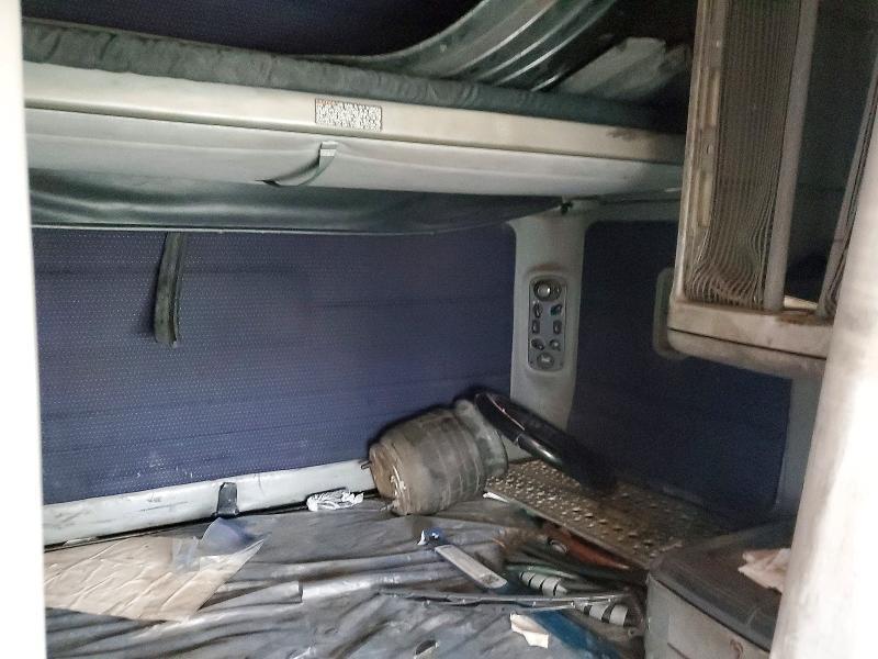 2000 Freightliner Conventional Flc120