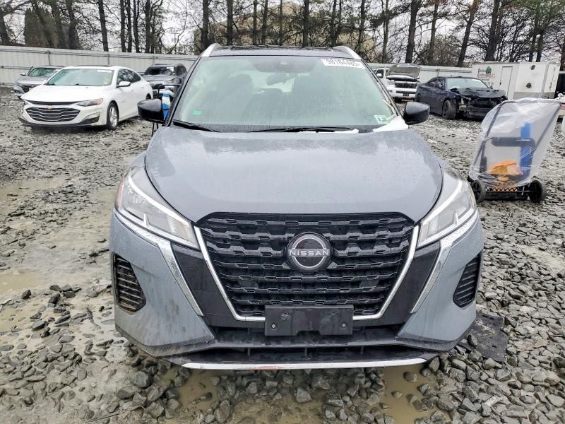 2023 Nissan Kicks sv
