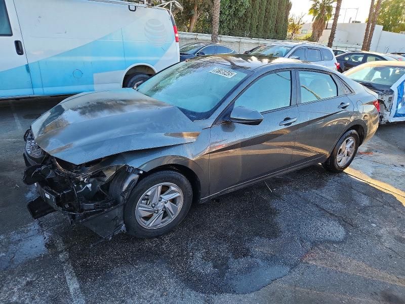 2025 Hyundai Elantra se