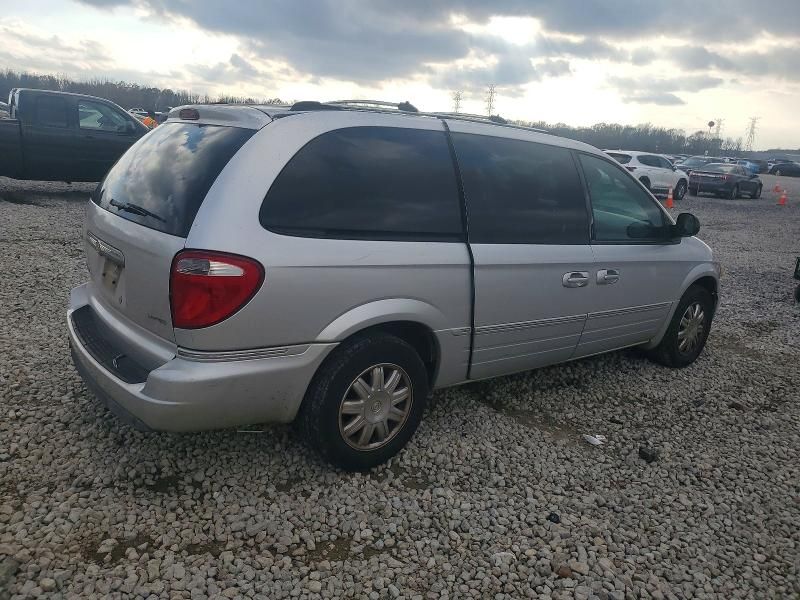 2005 Chrysler Town & Country Limited