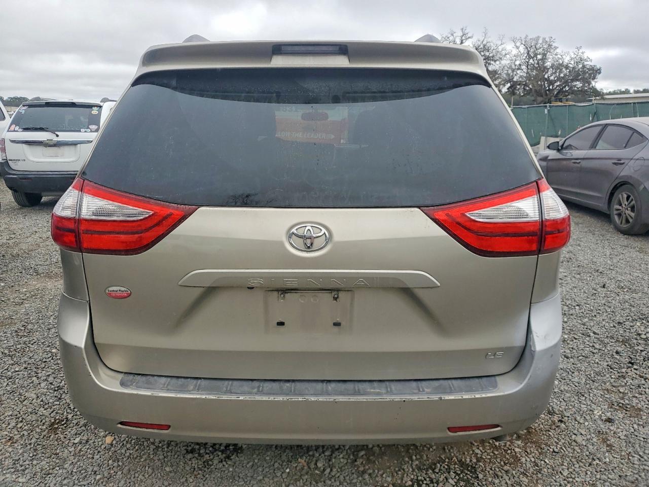 2017 Toyota Sienna le