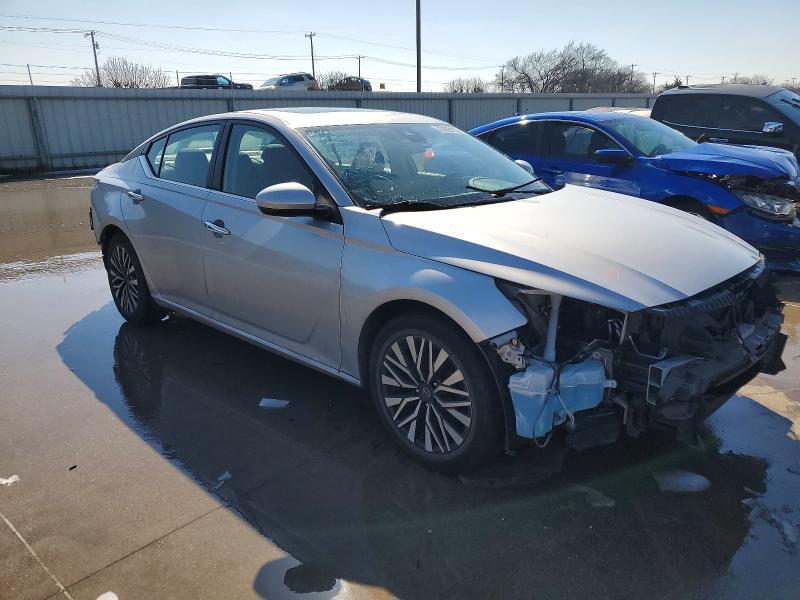 2023 Nissan Altima sv