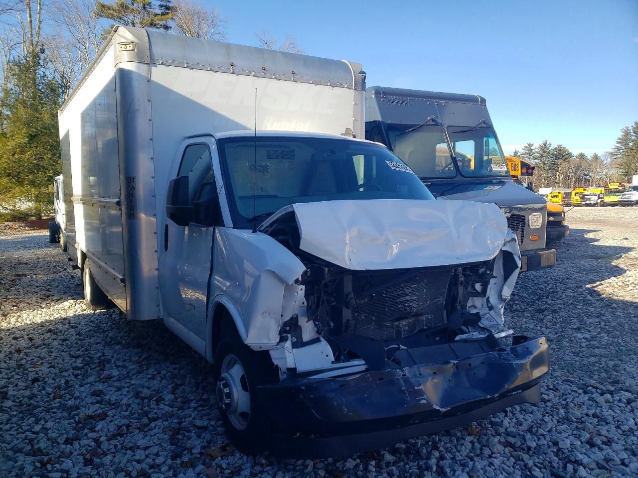 2023 GMC Savana CUT-BOX Truck