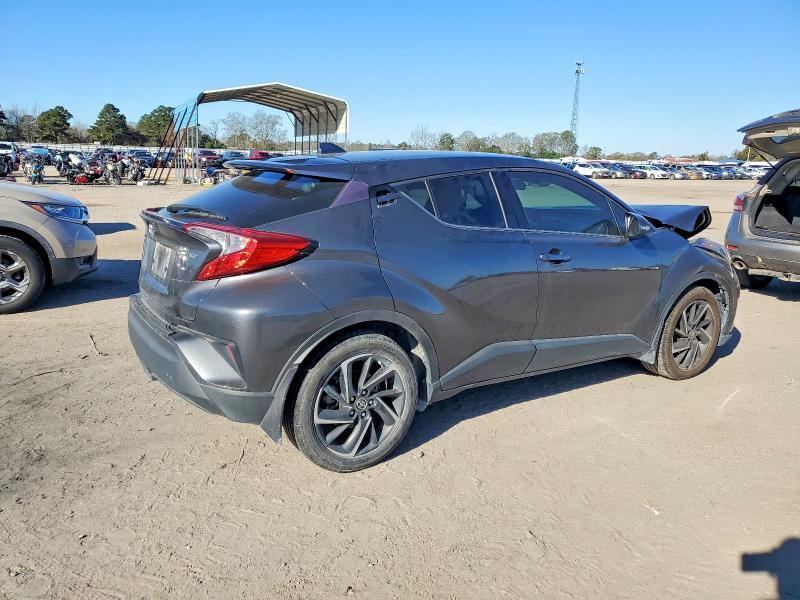 2021 Toyota C-hr xle