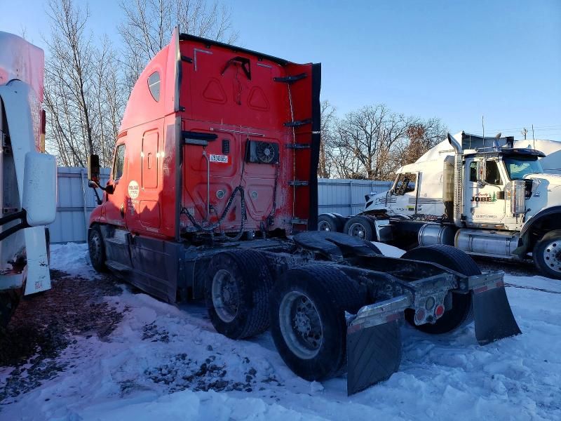 2015 Freightliner Cascadia Semi Truck