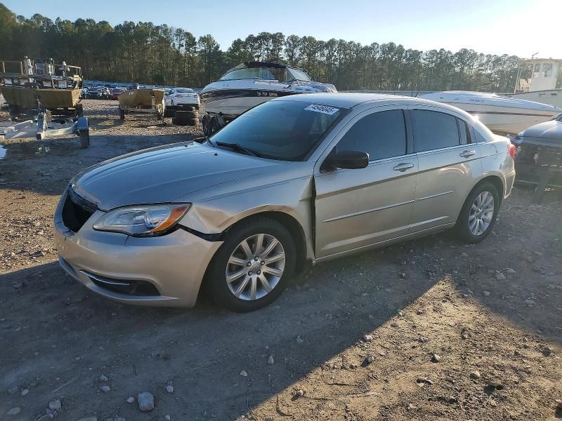 2013 Chrysler 200 Touring