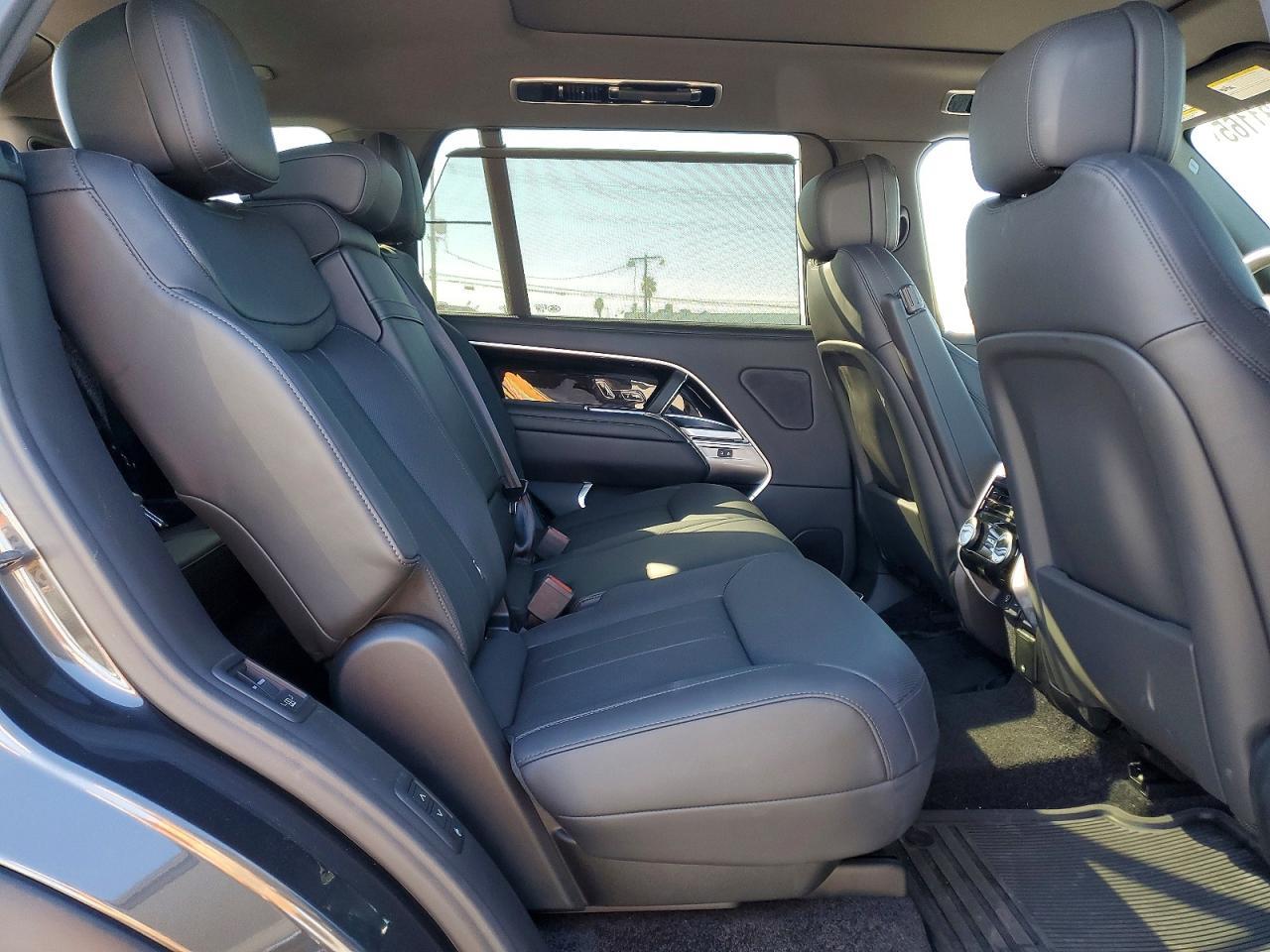2025 Land Rover Range Rover se