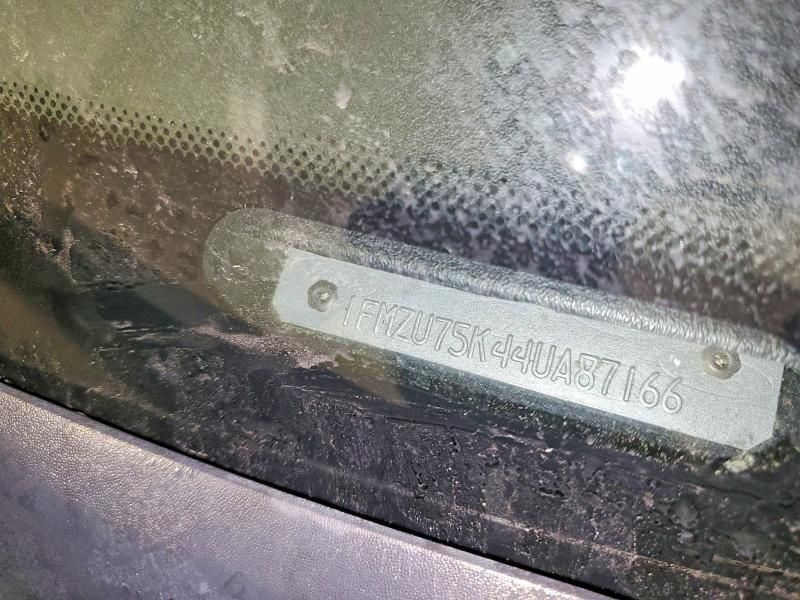 2004 Ford Explorer Limited