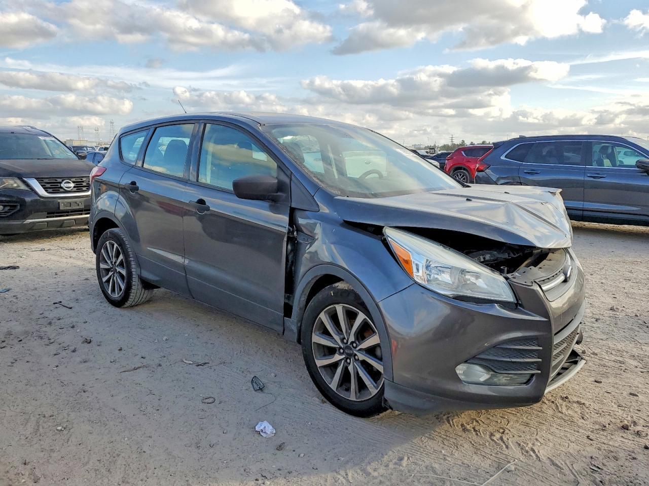 2015 Ford Escape s
