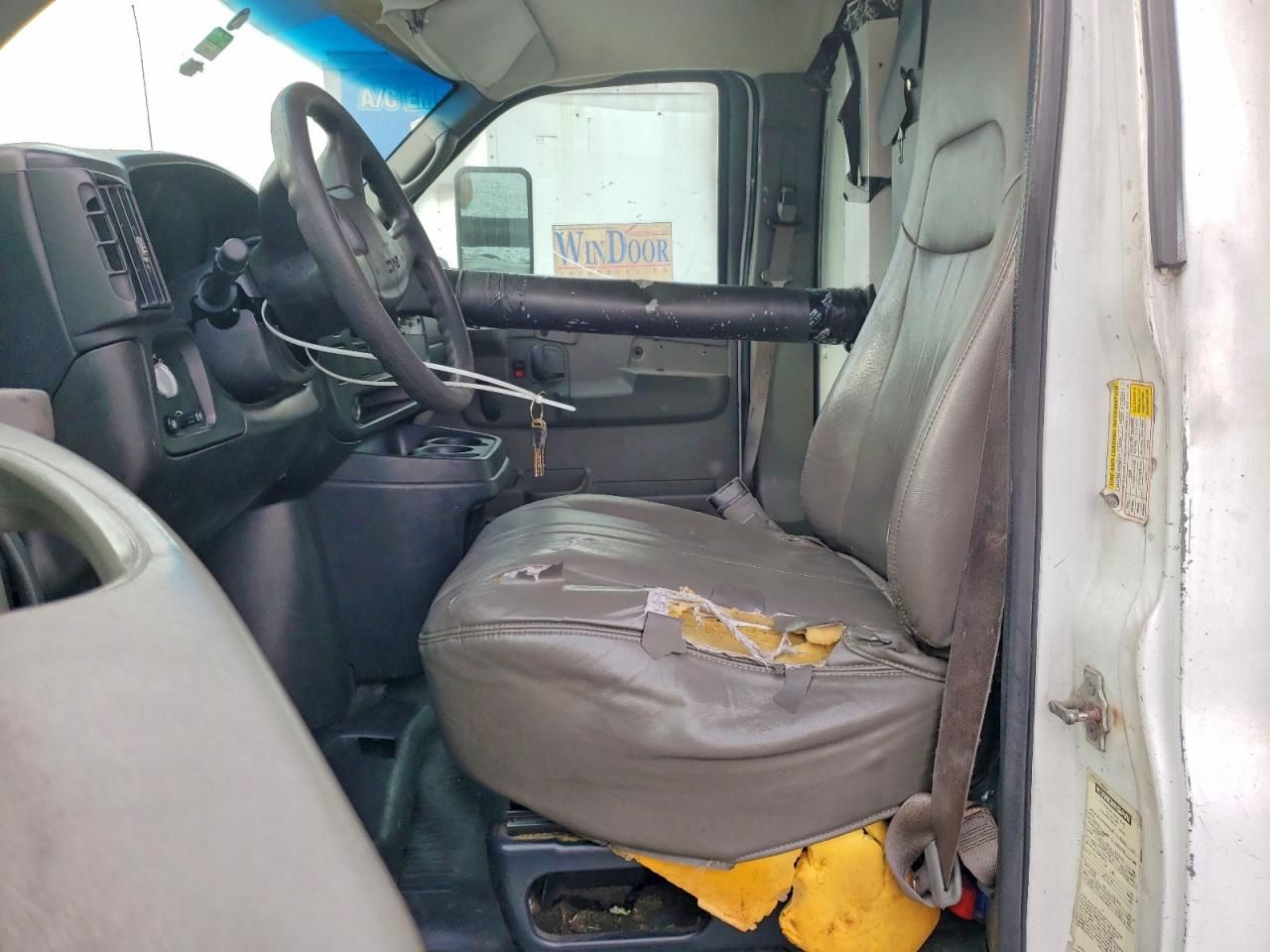 2007 GMC Savana Delivery Truck