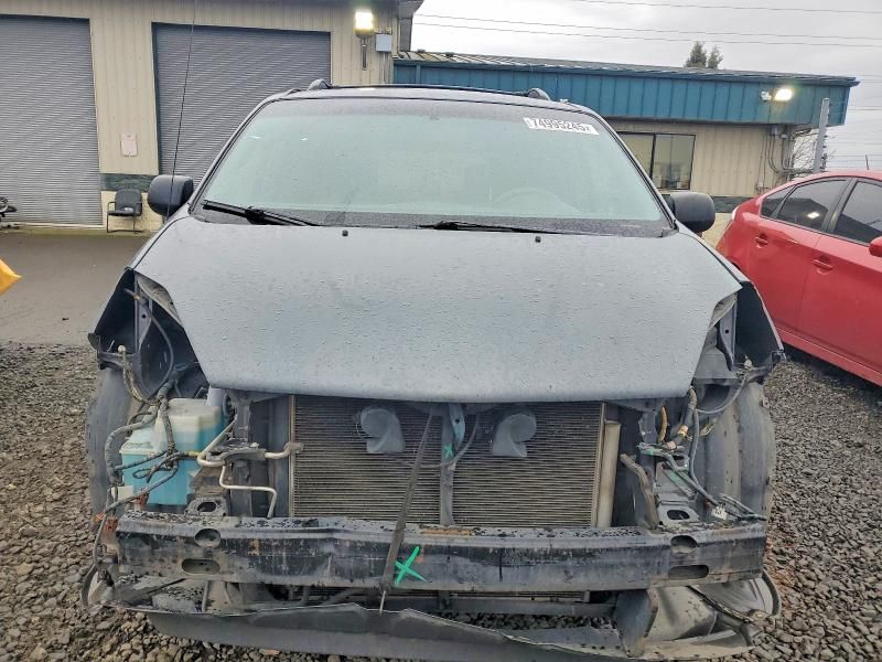 2010 Toyota Sienna le