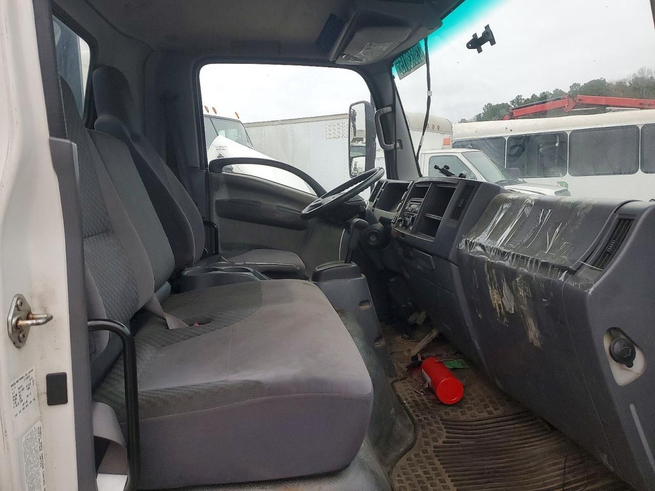 2015 Isuzu NRR Flatbed Truck