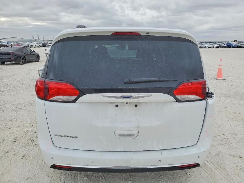 2018 Chrysler Pacifica Touring l