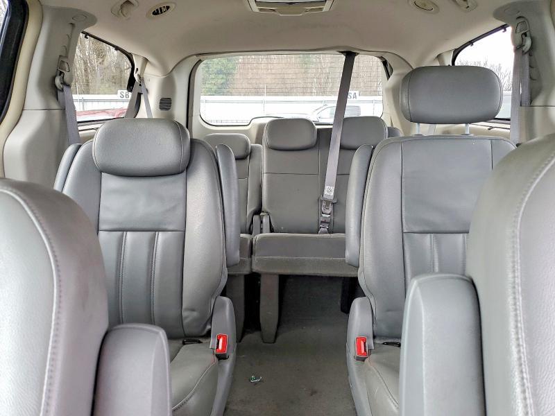 2010 Chrysler Town & Country Touring