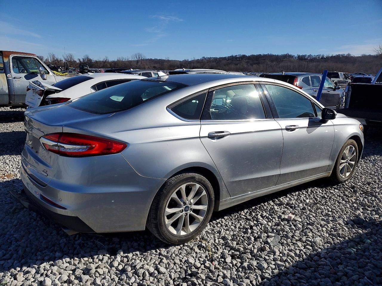 2020 Ford Fusion se