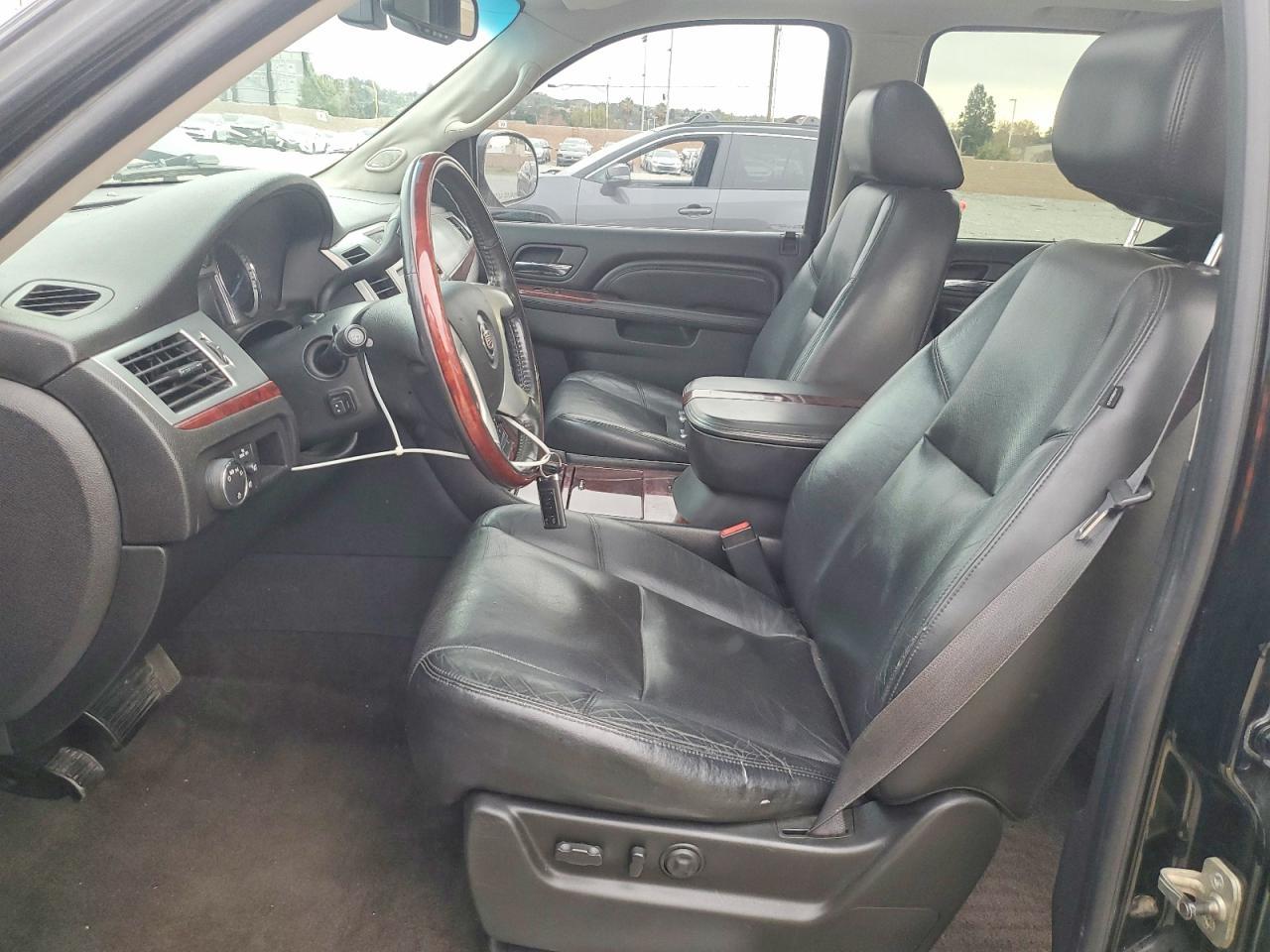 2011 Cadillac Escalade Premium
