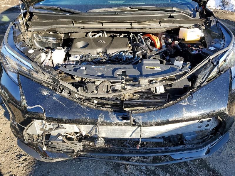 2025 Toyota Sienna xle