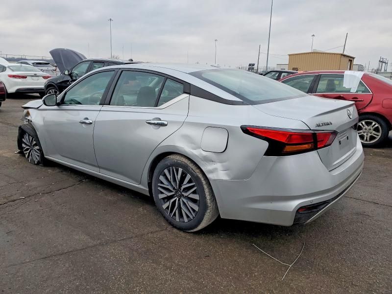 2023 Nissan Altima sv
