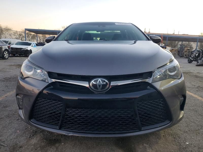 2016 Toyota Camry le