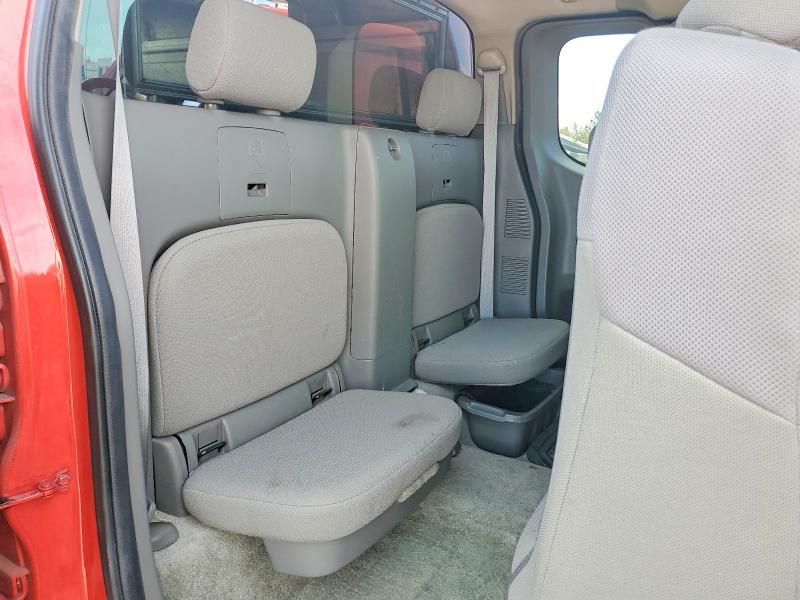 2016 Nissan Frontier s