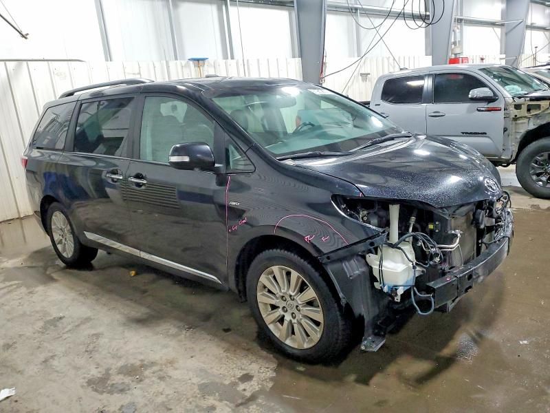 2016 Toyota Sienna xle