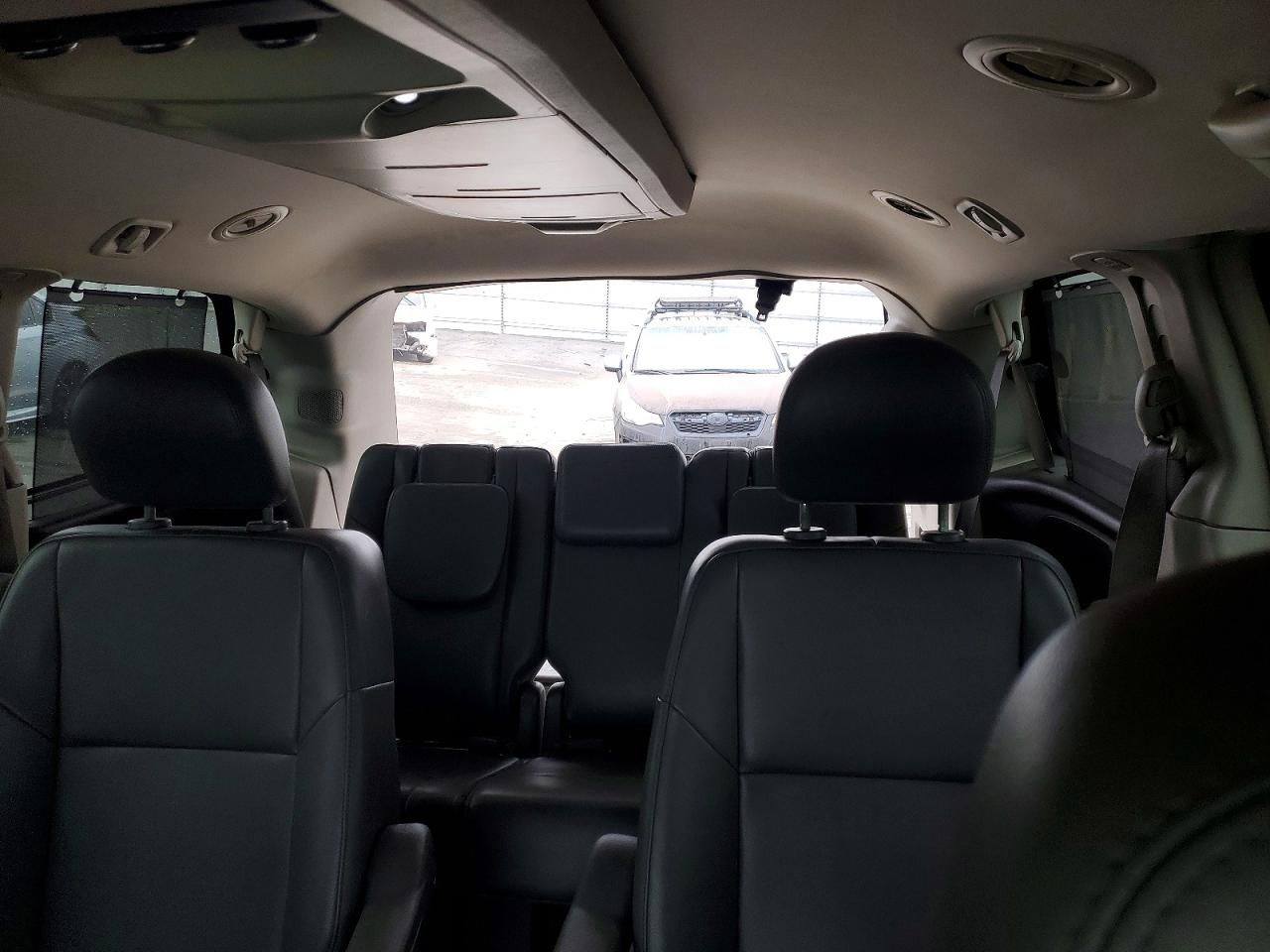 2012 Volkswagen Routan se