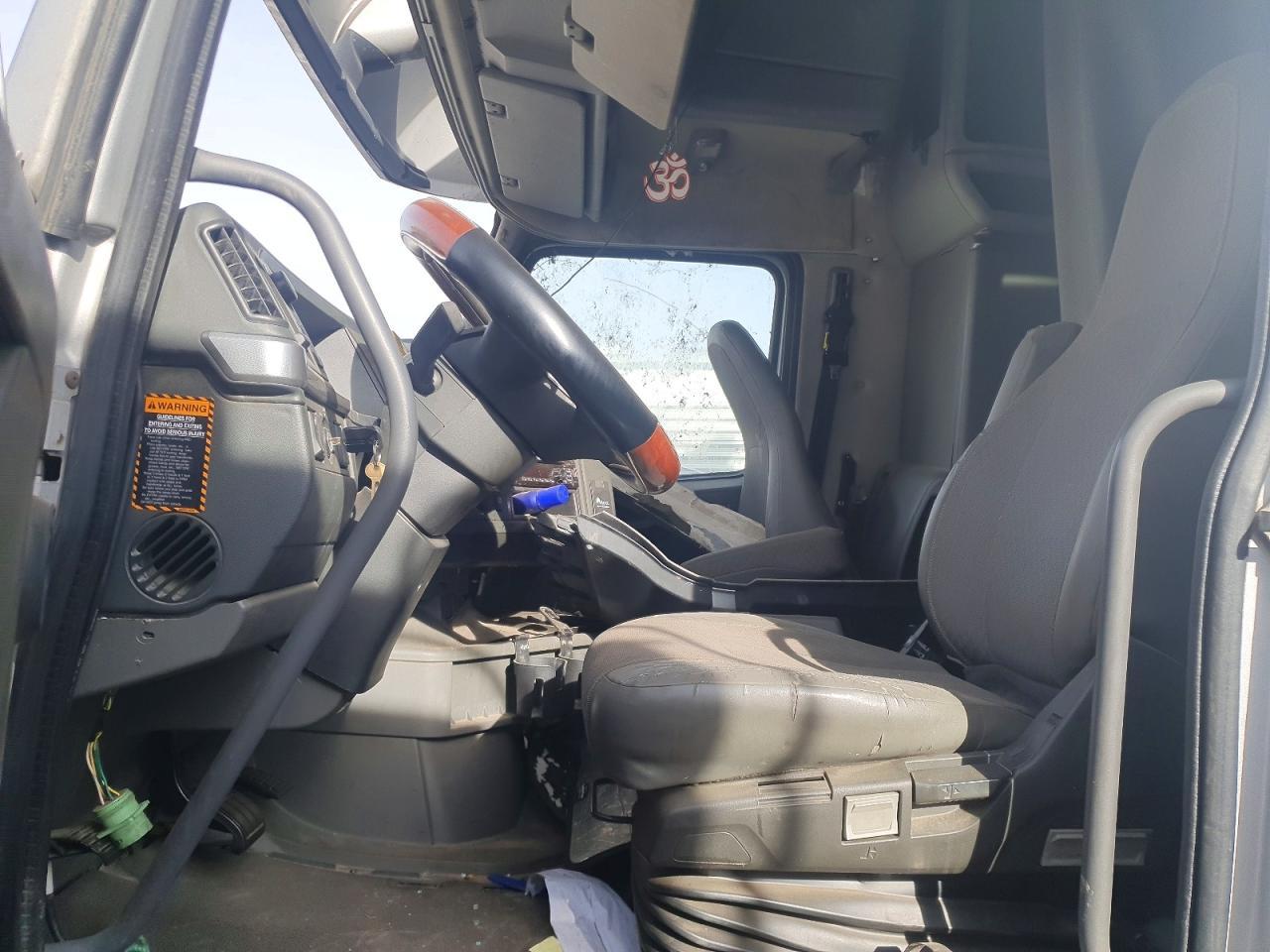 2019 Volvo VNL Semi Truck