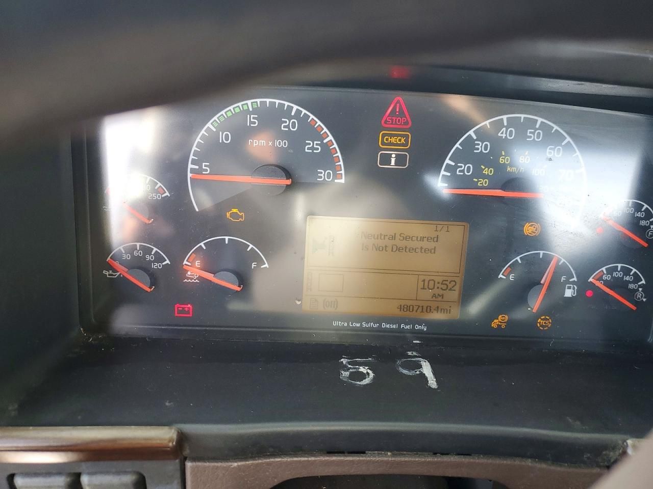 2015 Volvo VNL Semi Truck