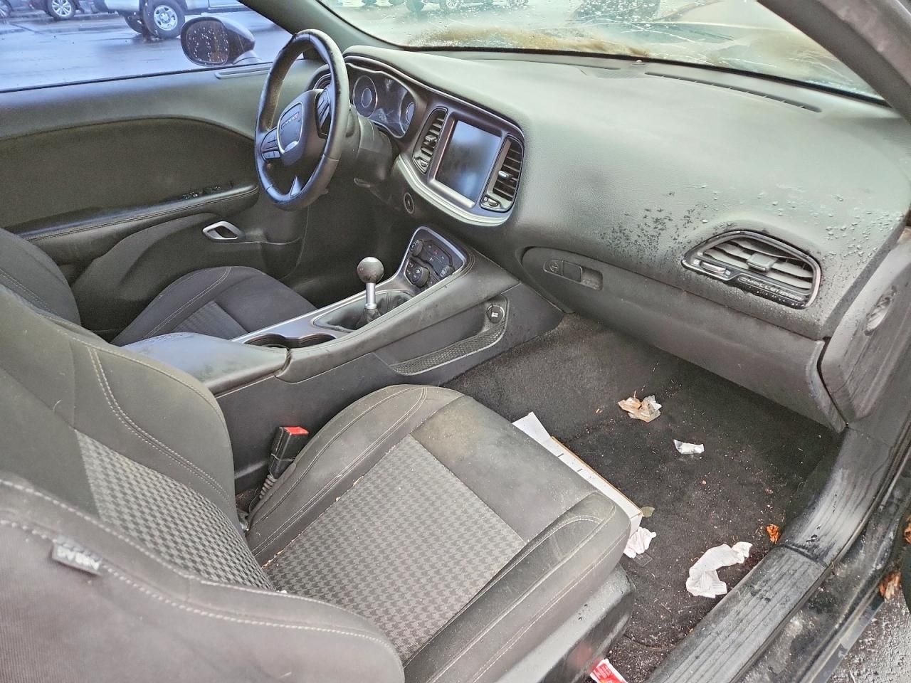 2015 Dodge Challenger sxt