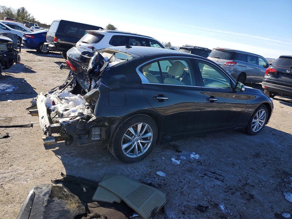 2016 Infiniti Q50 Premium