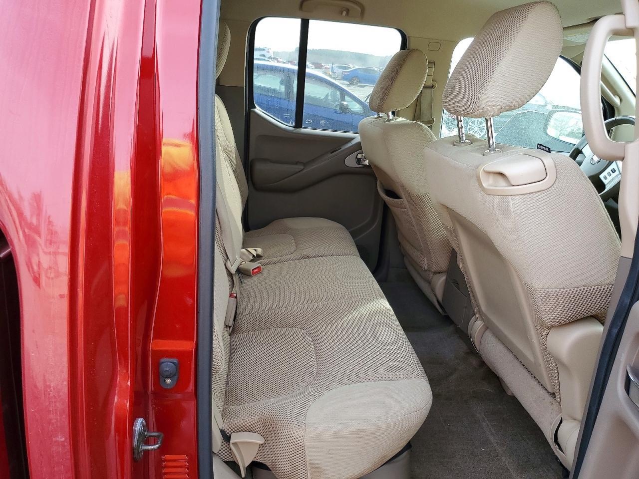 2010 Nissan Frontier Crew cab se