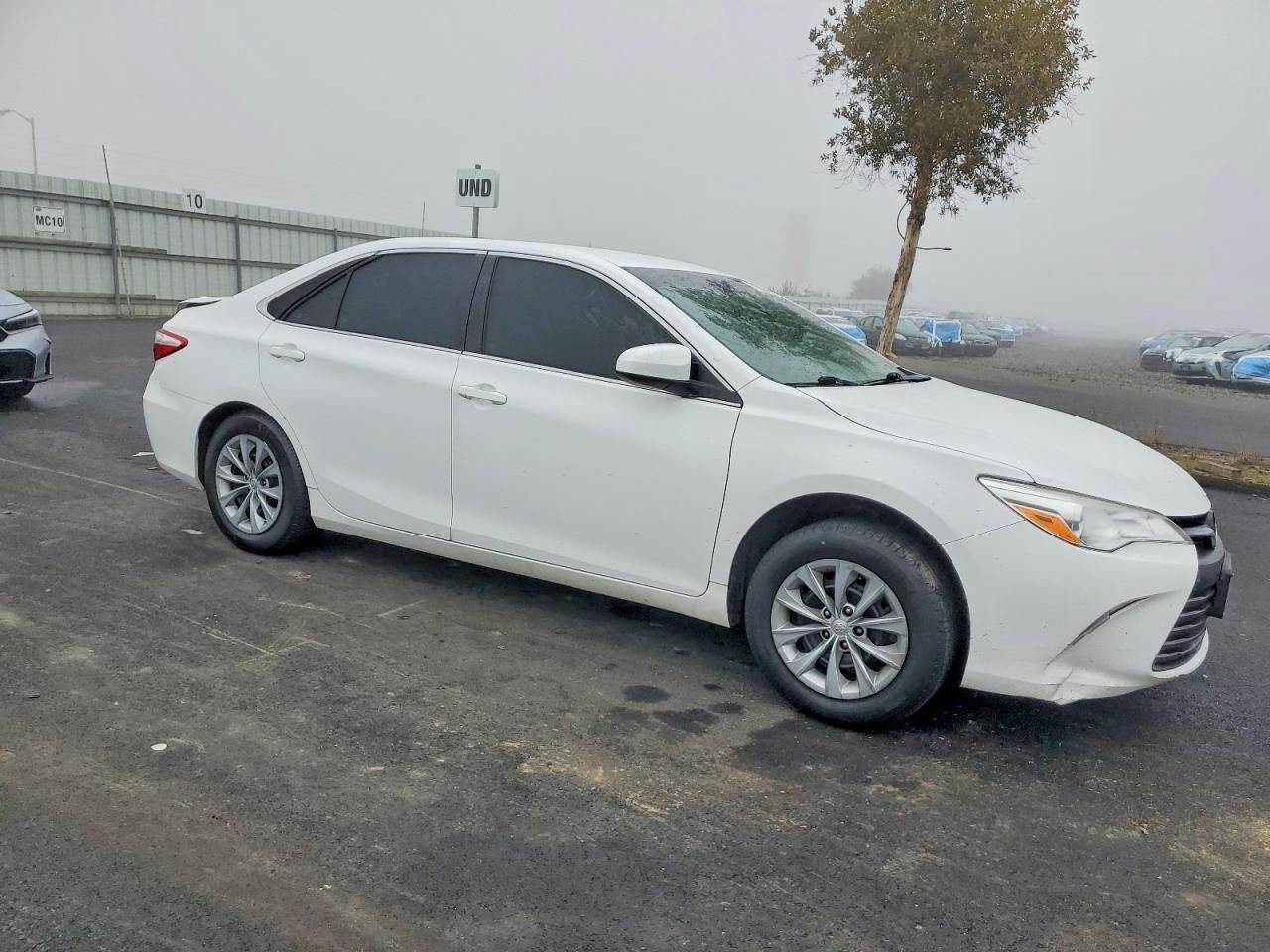 2015 Toyota Camry le