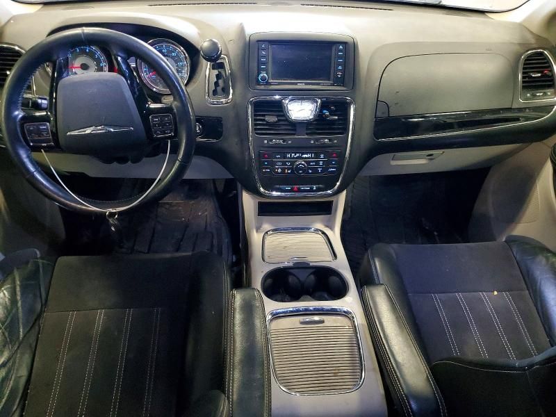 2014 Chrysler Town & Country Touring l