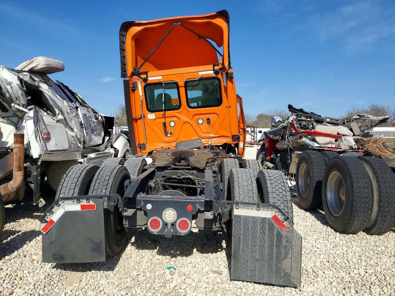 2020 Freightliner Cascadia 116 Semi Truck