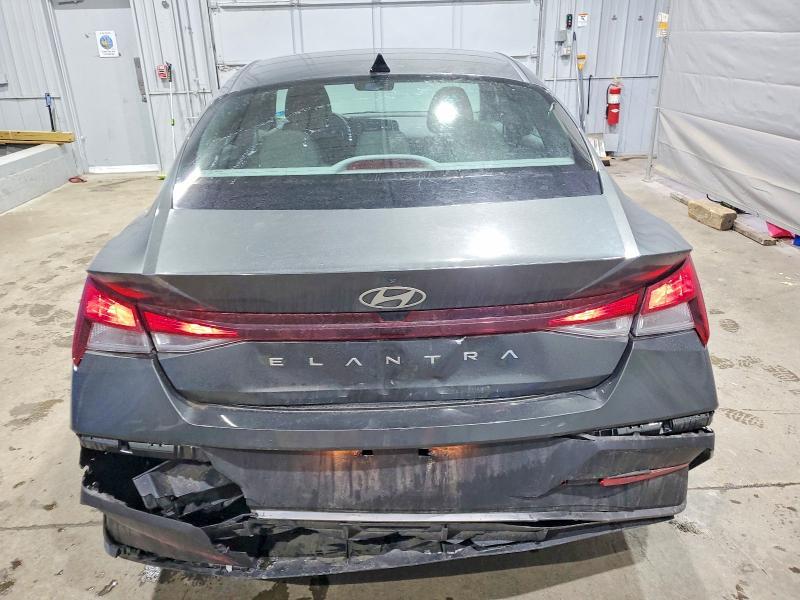 2025 Hyundai Elantra se
