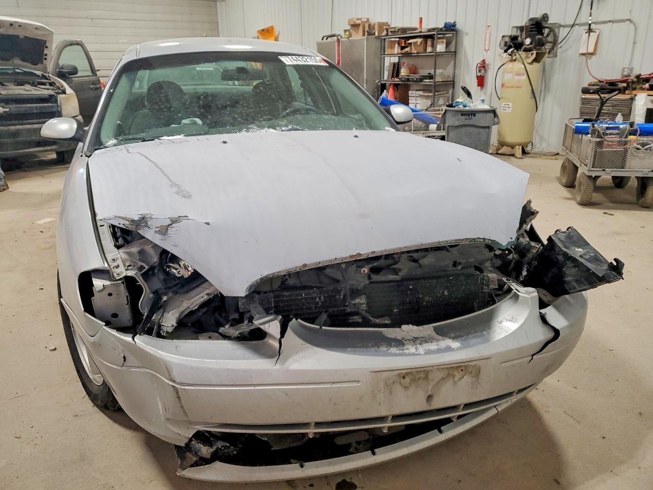 2003 Ford Taurus se