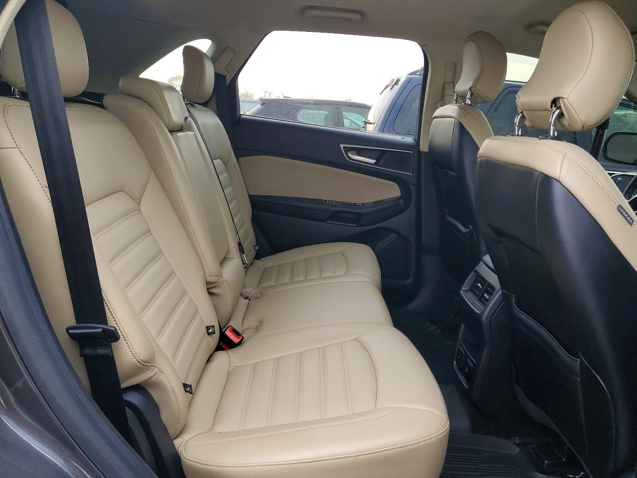 2017 Ford Edge sel