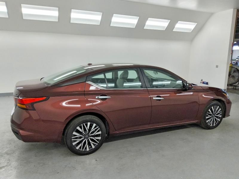 2023 Nissan Altima sv