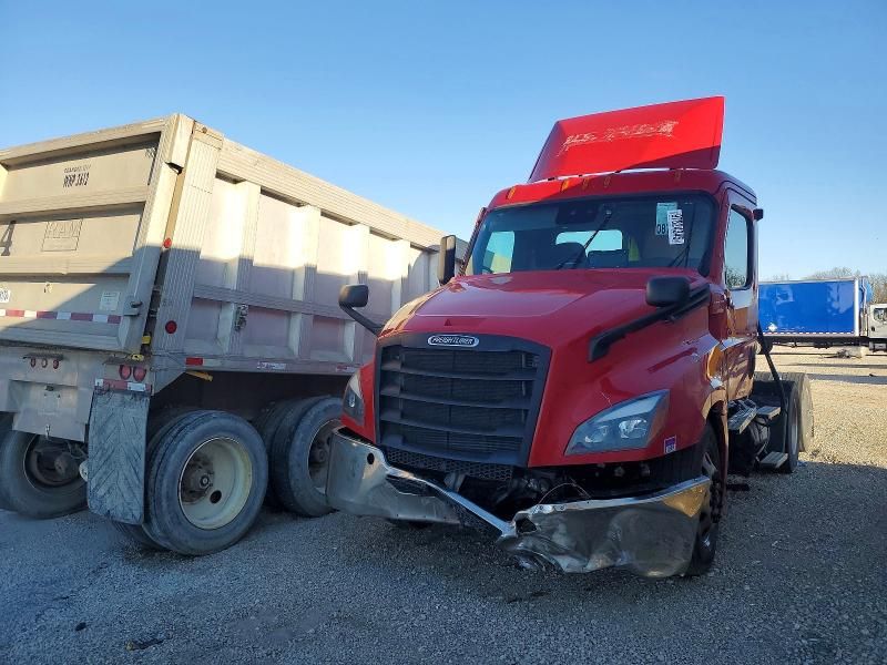 2023 Freightliner Cascadia 126