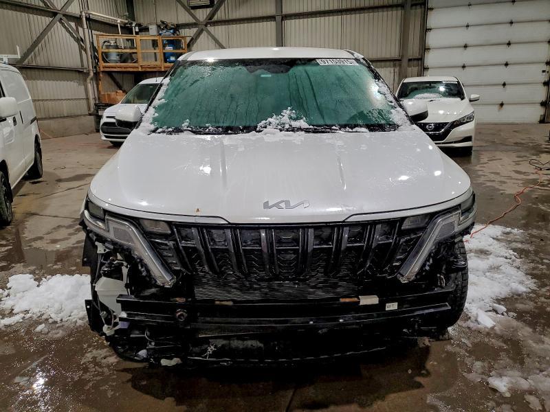 2023 KIA Carnival lx