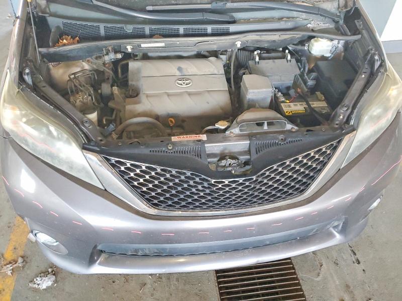 2012 Toyota Sienna Sport